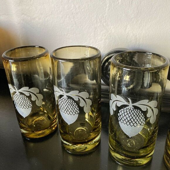 Hand made Mexico Glasses W/ Acorn Frosted Design - Picture 7 of 8